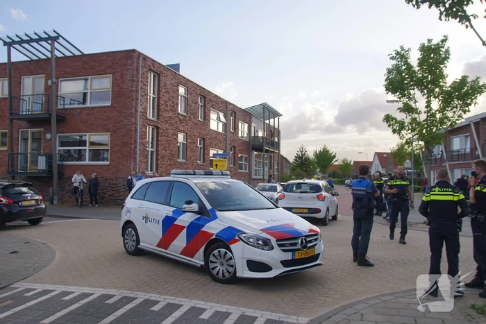 Fietser zwaargewond door botsing met personenauto