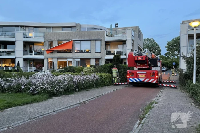 Brandweer ingezet voor loshangend zonnescherm