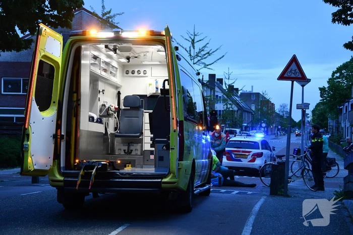 Fietser gewond bij botsing met auto