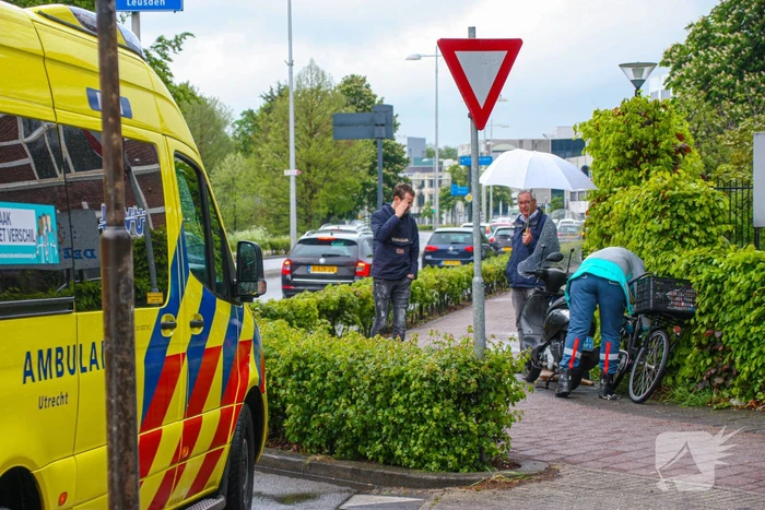 Gewonde bij ongeval tussen scooter en fietser