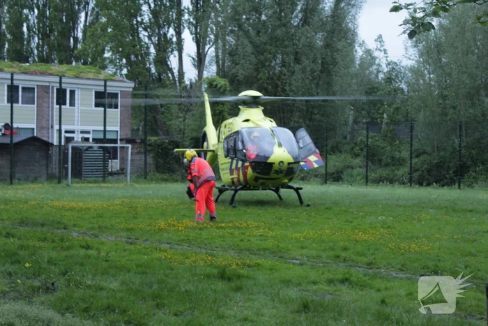 Traumahelikopter ingezet voor val van balkon