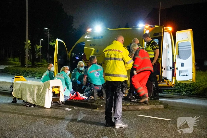 Persoon zwaargewond na ongeval met motorscooter