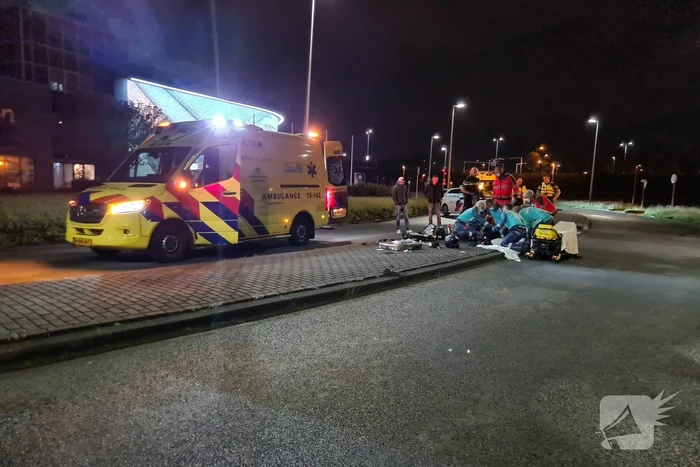 Persoon zwaargewond na ongeval met motorscooter