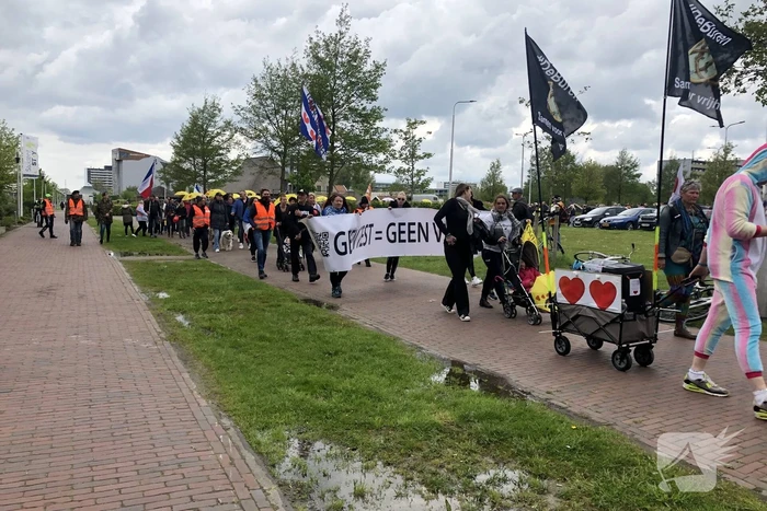 Honderden mensen lopen vrijheidsmars