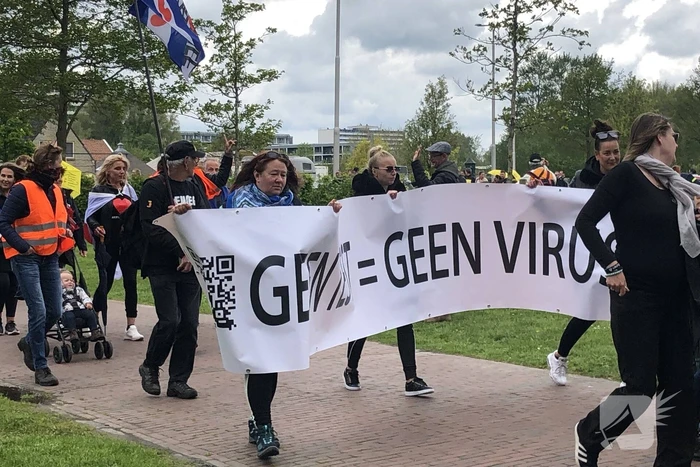 Honderden mensen lopen vrijheidsmars