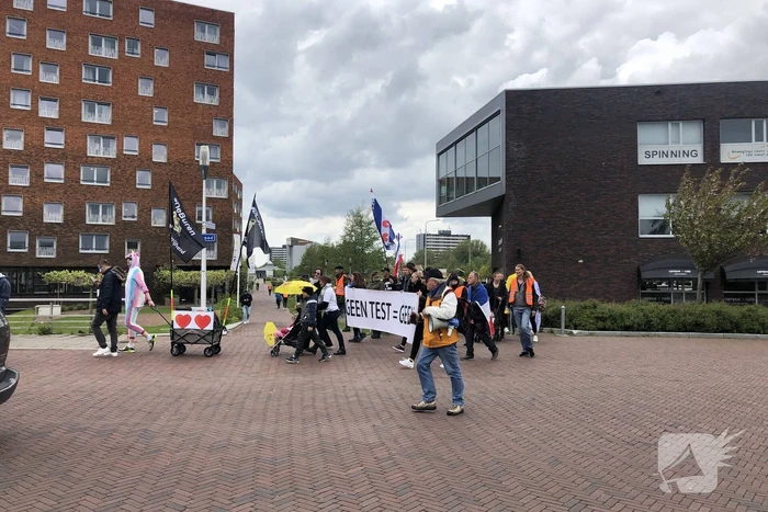 Honderden mensen lopen vrijheidsmars