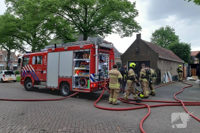 Flinke brand in schuur van woning