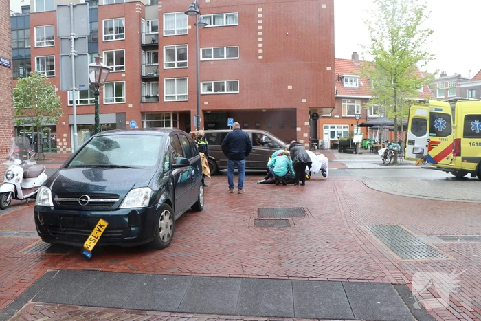 Gewonde bij ongeval tussen snorfiets en auto