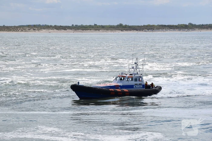 Illegale vissers aangehouden bij stormvloedkering