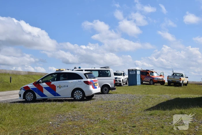 Illegale vissers aangehouden bij stormvloedkering