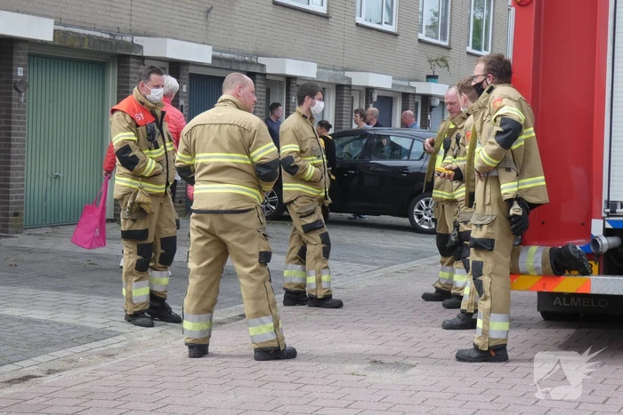 Brandweer verricht onderzoek naar gaslucht