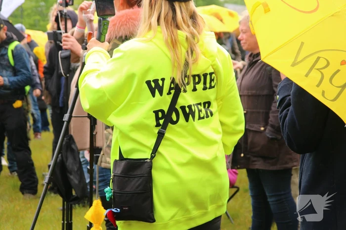 Demonstranten demonsteren tegen kabinetsbeleid