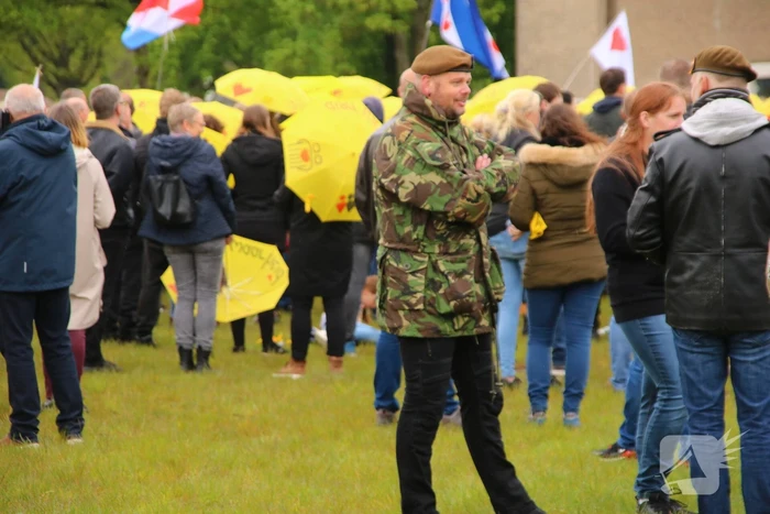 Demonstranten demonsteren tegen kabinetsbeleid