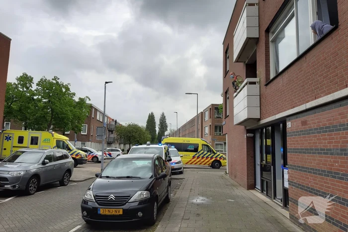 Een dode en ernstig gewonde bij steekpartij