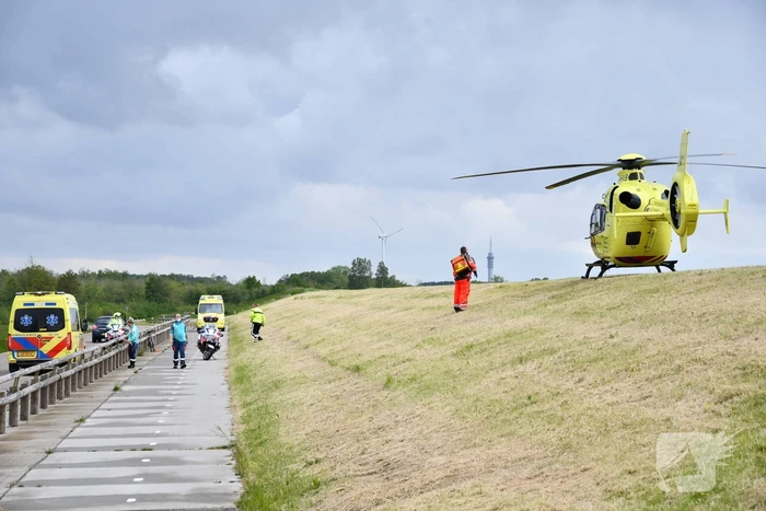 Wielrenner zwaargewond na val
