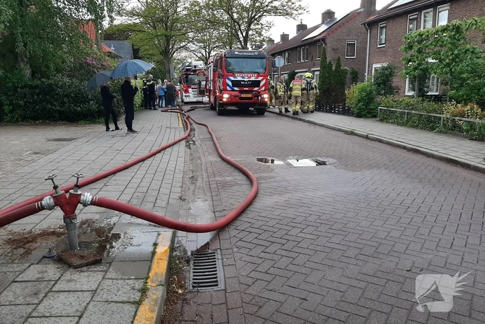 Uitslaande brand in garage van woning
