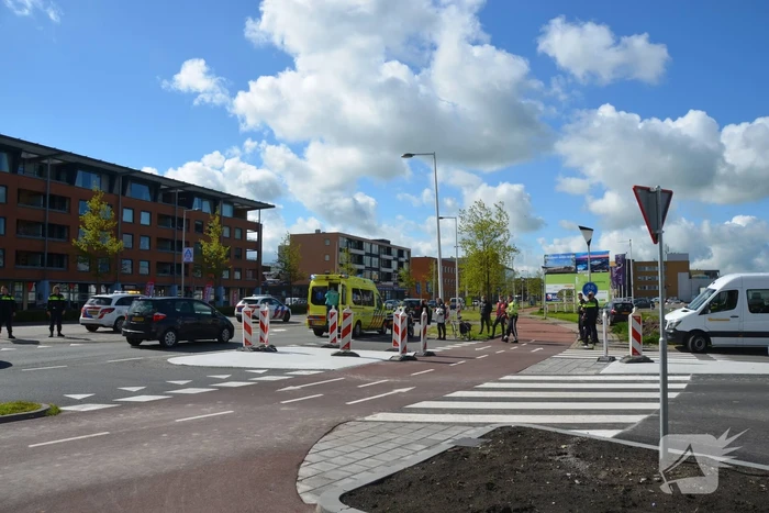 Fietser aangereden door auto op oversteekplaats