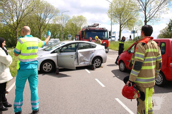 Flinke schade bij ongeval op kruising