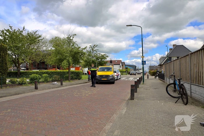 DHL-bus botst op meisje met step