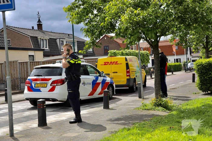DHL-bus botst op meisje met step