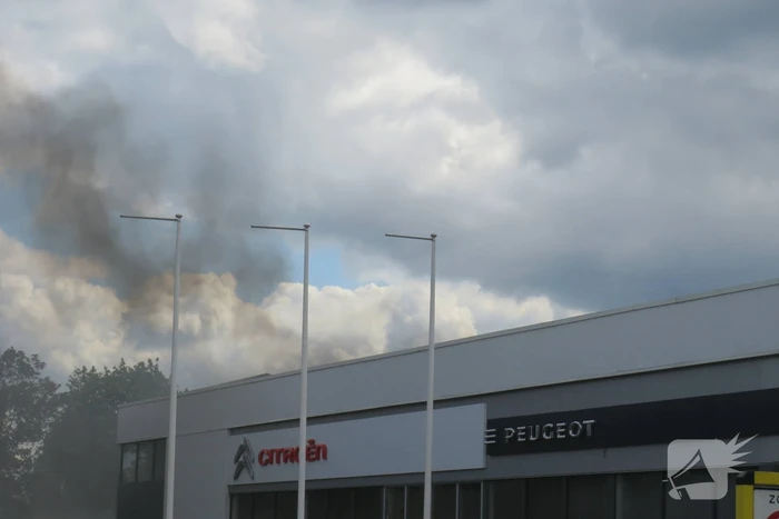 Grote brand in Citroën-garage Visscher PGH Tiel