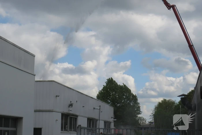 Grote brand in Citroën-garage Visscher PGH Tiel