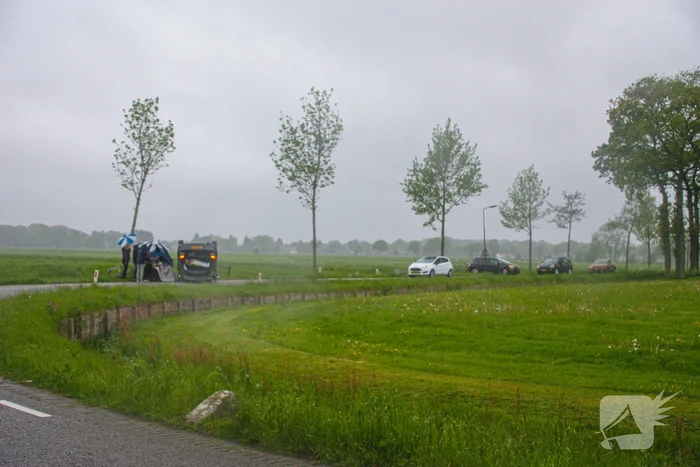Gewonden nadat auto over de kop slaat