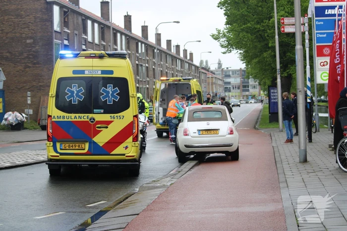 Fietser gewond bij botsing met auto
