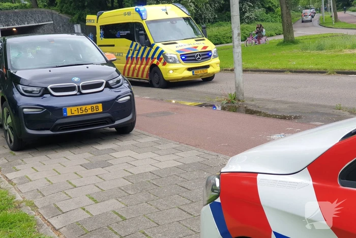 Jonge fietser geschept bij oversteekplaats