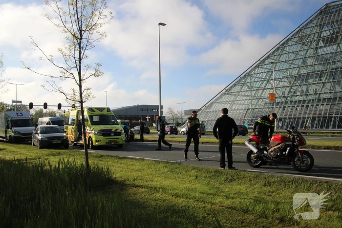 Motorrijder gaat onderuit