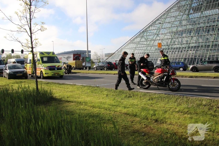 Motorrijder gaat onderuit