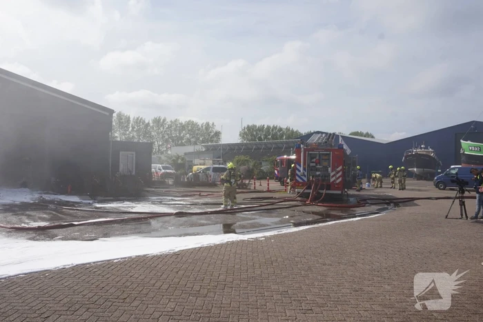 Boot in loods vat vlam