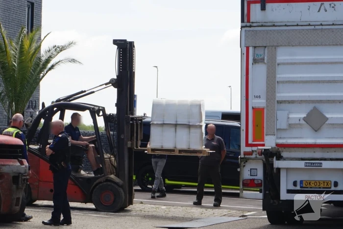 Hennepkwekerij en illegale sigarettenfabriek ontdekt in loods