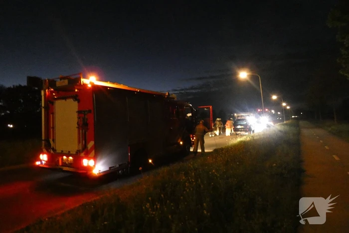 Auto vliegt spontaan in brand na pech