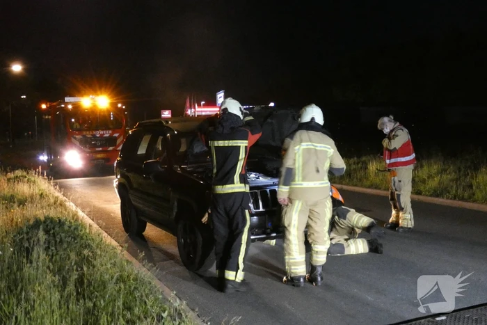 Auto vliegt spontaan in brand na pech