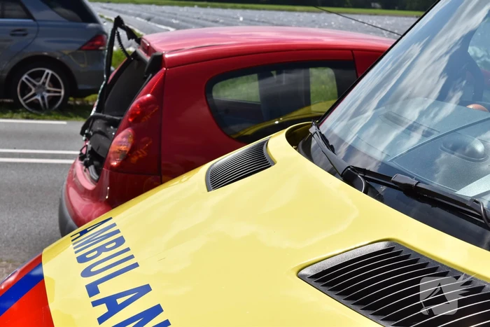 Gewonde na ongeval tussen drie voertuigen