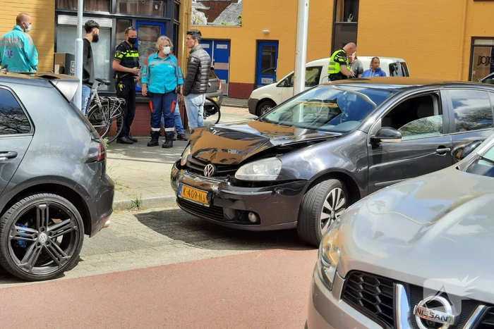 Schade bij ongeval tussen twee voertuigen