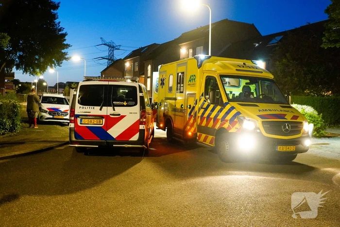 Persoon gewond bij mogelijk steekincident