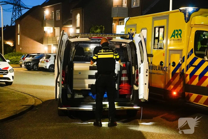 Persoon gewond bij mogelijk steekincident