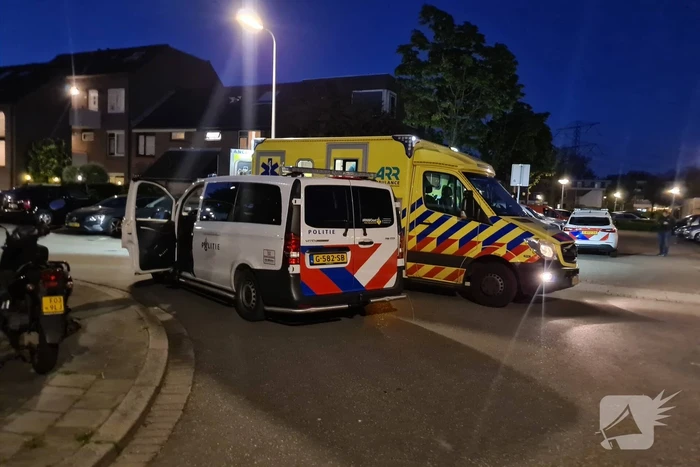 Persoon gewond bij mogelijk steekincident