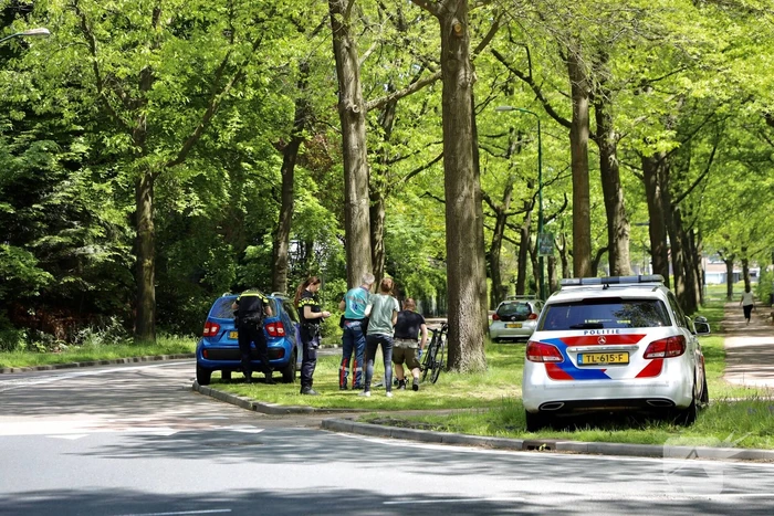 Overstekende wielrenner aangereden