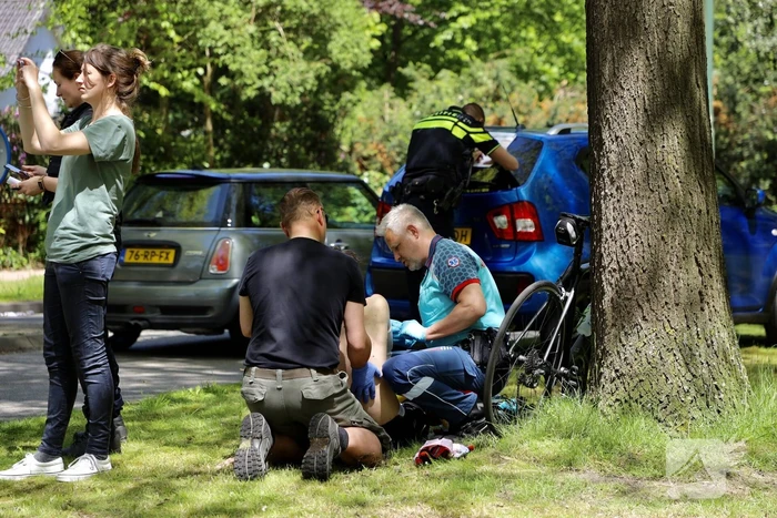 Overstekende wielrenner aangereden