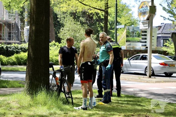 Overstekende wielrenner aangereden