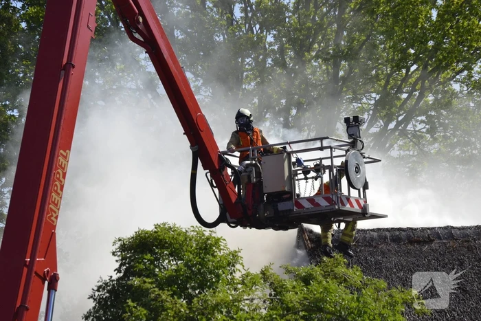 Grote brand in woonboerderij