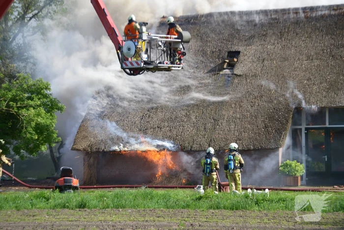 Grote brand in woonboerderij