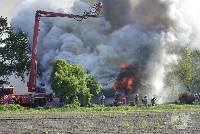 Grote brand in woonboerderij