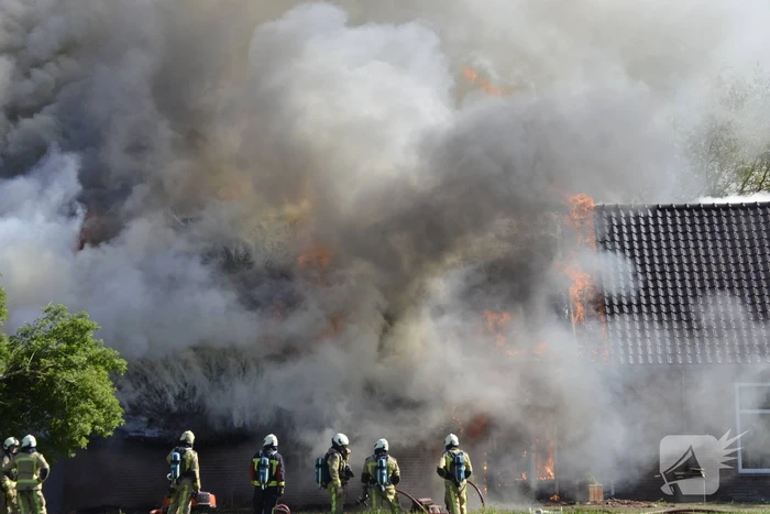 Grote brand in woonboerderij