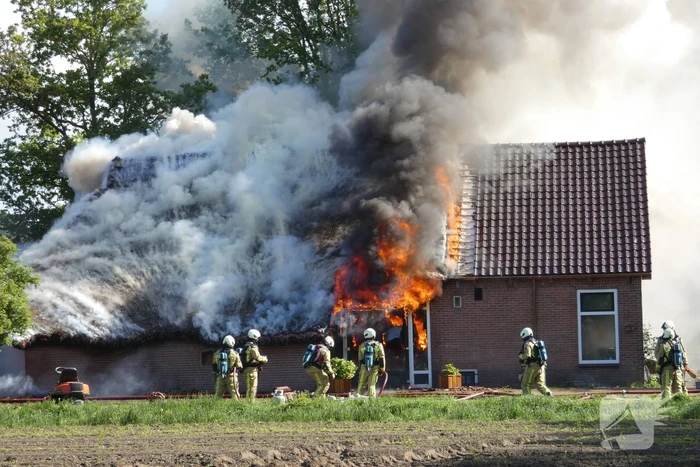 Grote brand in woonboerderij