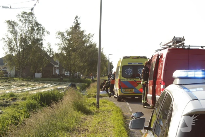 Zwaargewonde bij ongeval met auto in sloot