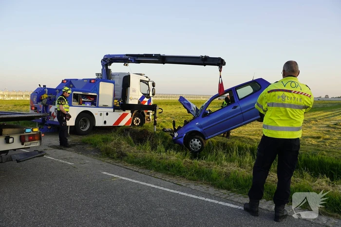 Zwaargewonde bij ongeval met auto in sloot